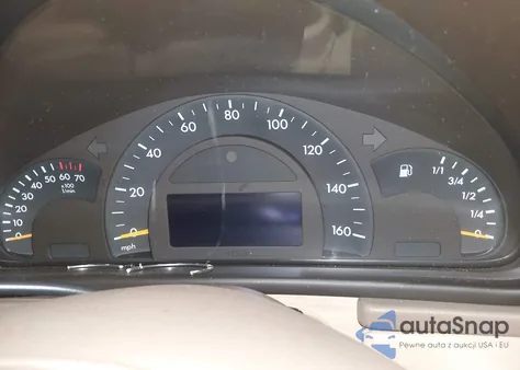 2004 Mercedes-Benz C 240 z USA, uszkodzony, nr VIN WDBRF61J64E015626